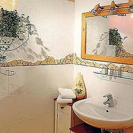 Bergblick M Zusaetzl Doppelzimmer, Hof Alpenseeblick, Nesselwangattleseeallgaeu Apartment *